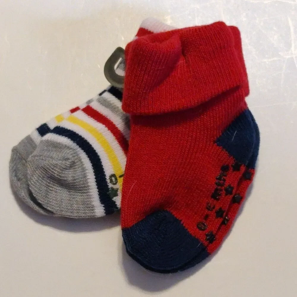 2 Pair Faded Glory Baby Infant Socks 0 - 6 Months Multicolored Striped Stars NEW